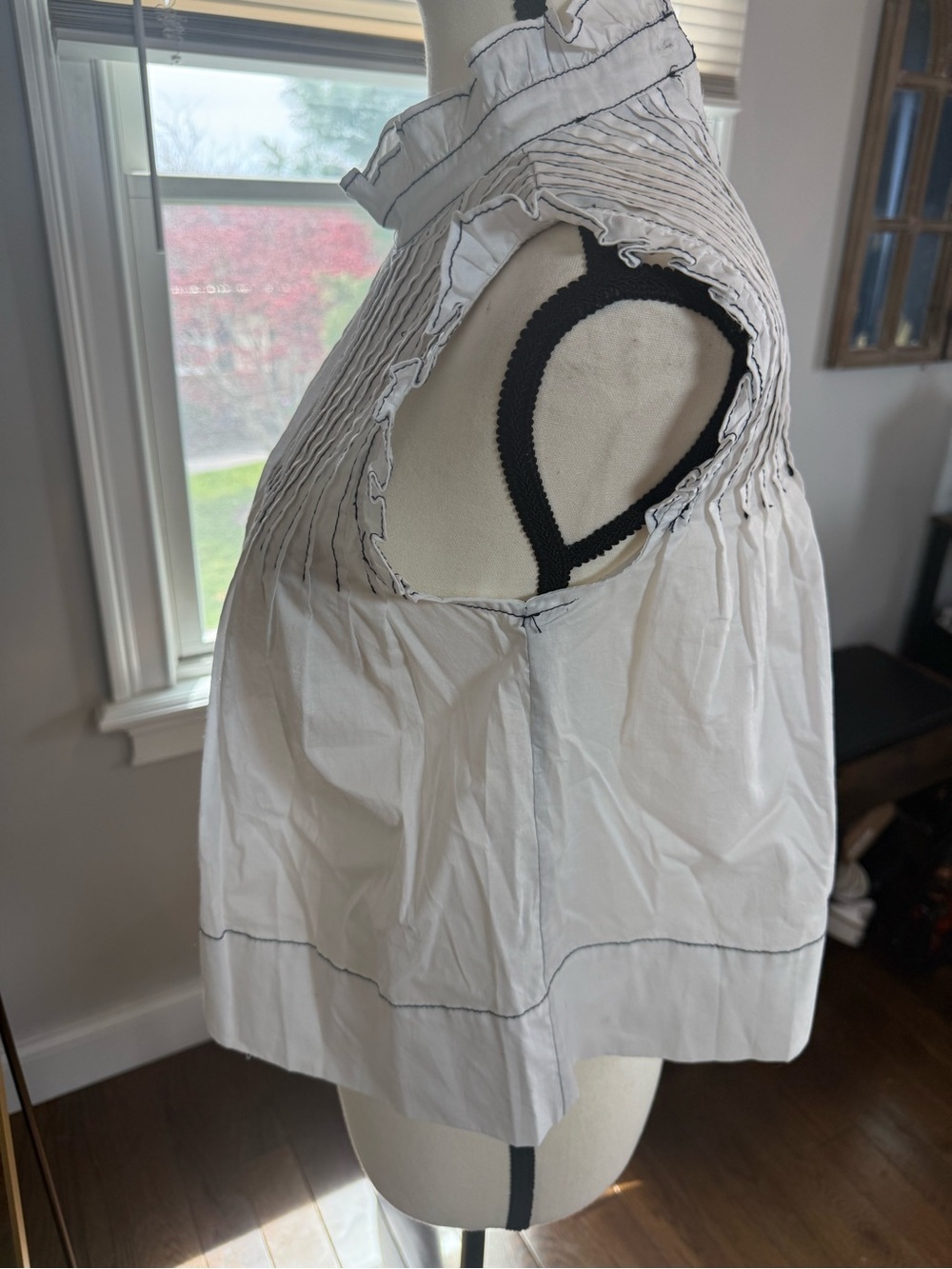 Women’s White Ruffled Mock Neck Blouse with Pinstripes NWOT SIZE Small - Picture 5 of 15